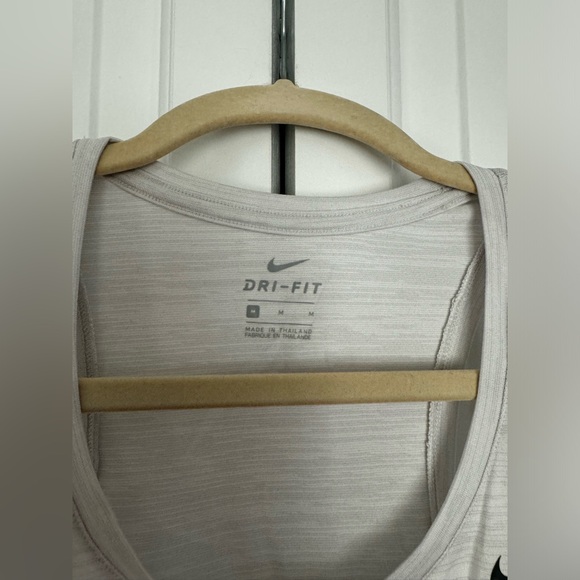 NWT Nike dri fit tank top - Picture 6 of 6